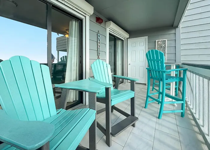 Regatta 204a Beachfront Views And Pool Holiday home *